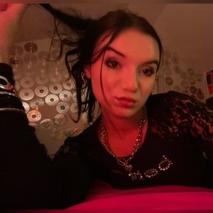 Meet your Posher, Eliza